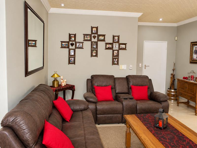 2 Bedroom Property for Sale in Heuwelsig Free State